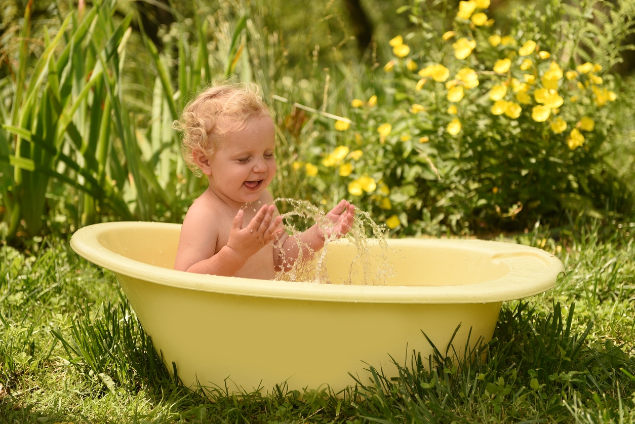 The Complete Guide to Best Baby Bath Tubs: Safe and Fun Bath Time Solutions for Your Little One