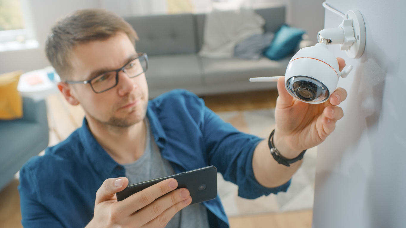 Best Home Security Camera Systems: Complete Guide to Protecting Your Home in 2025